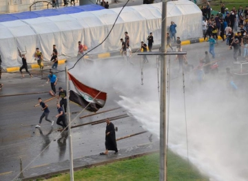 Two demonstrators are shot dead and the building of Dhi Qar province is burnt in Iraq