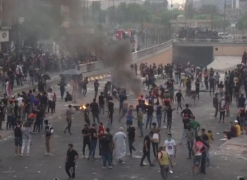 Baghdad: New promises and social measures to calm protests