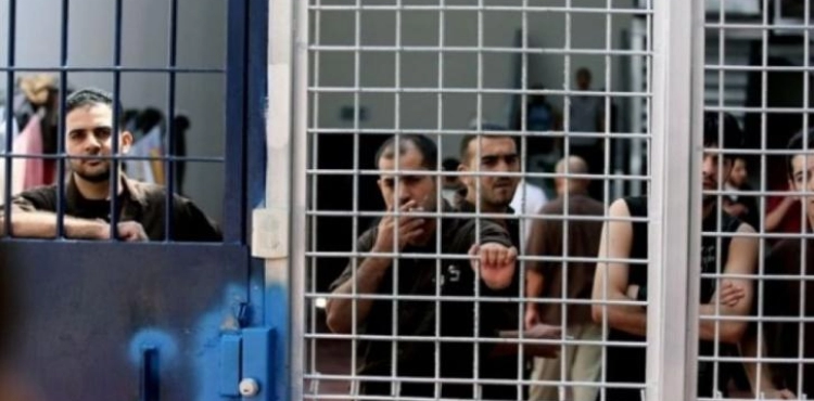 The Body of Prisoners: Cancer shatters the body of the elderly prisoner &quot;Orouq&quot;.&quot; And two prisoners in a difficult health condition.