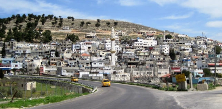 A settler runs over a girl near al-&acute;Arroub camp