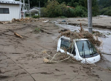 56 dead as a result of typhoon Hagebis in Japan and continuing rescue operations