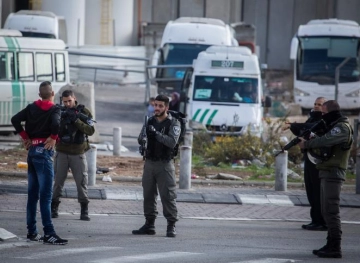 Two children arrested near Shu&acute;fat
