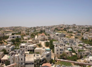 Israeli forces arrest a child from Beit Ummar