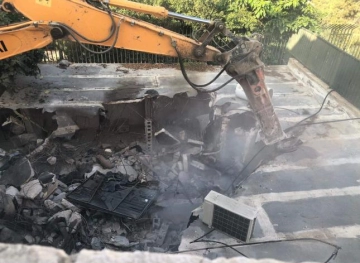 The occupation demolishes a house in Jerusalem