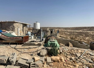 The occupation demolishes a house south of Hebron