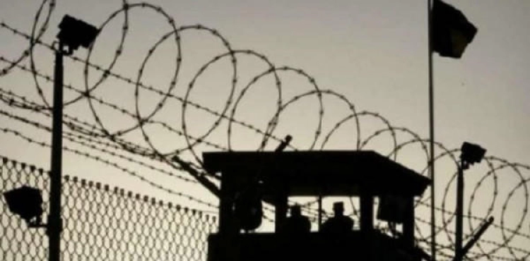 The prisoners declare mourning and return meals for three days