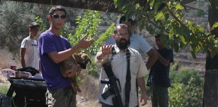 Settlers assault farmers in Yatta