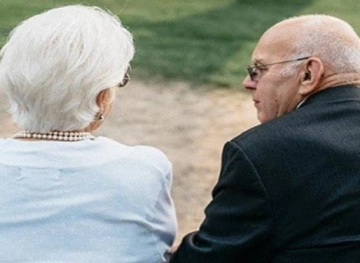 A couple lived together 68 years and died together