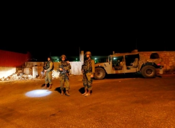 Settlers throw stones at Palestinian vehicles east of Bethlehem