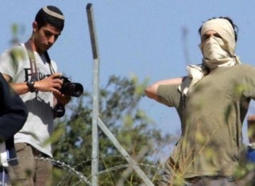 Settlers attack the people of Jet