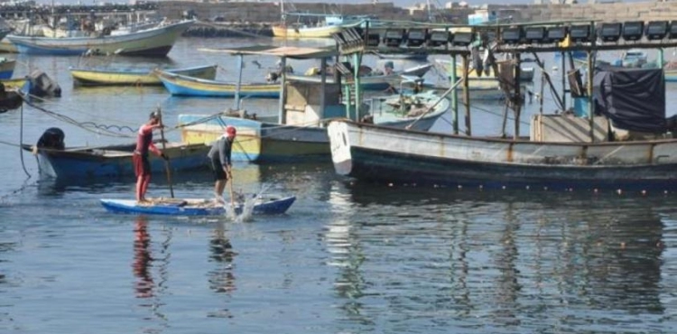 Gaza: Israel allows fishing at a depth of 15 miles