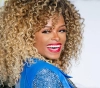 British singer &quot;Flor East&quot; celebrates Christmas with her husband in Paris
