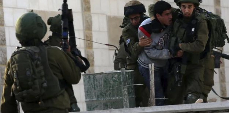 7 detainees at dawn Tuesday .. Jerusalem, Nablus and Ramallah