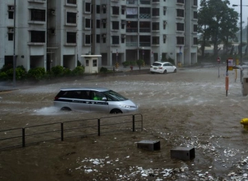 Twenty-five killed in Typhoon Manghakhot, which hits the Philippines