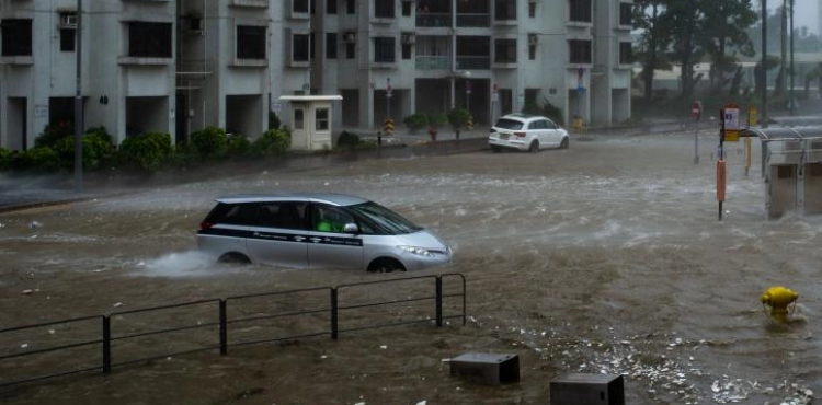 Twenty-five killed in Typhoon Manghakhot, which hits the Philippines