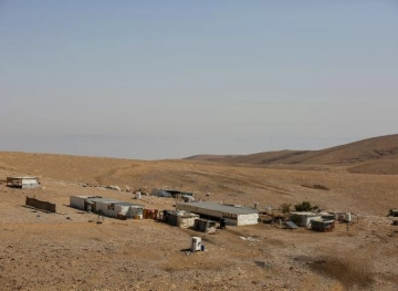 The occupation seizes 5 housing units in the Jerusalem Badia