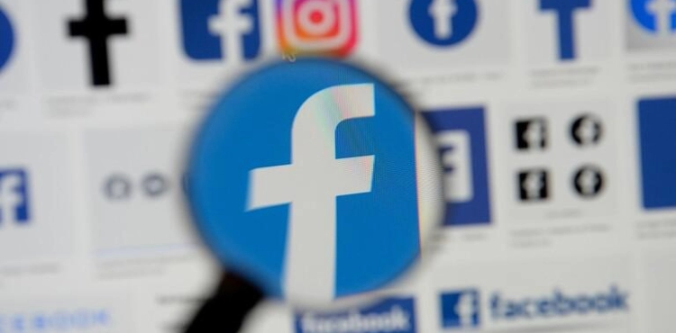 Facebook attracts users with new technologies