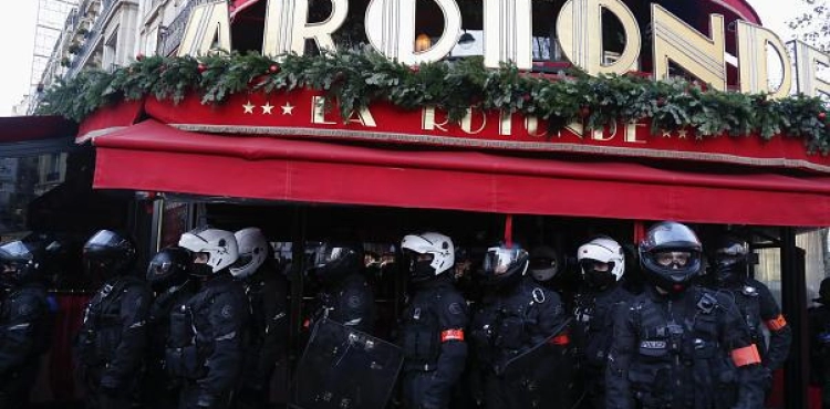 A fire at the historical &quot;La Rotond&quot; restaurant in Paris
