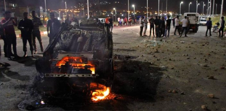 19 killed in a tanker truck collided with a bus in Iran