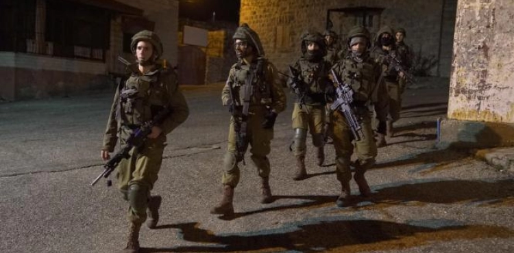 Hebron: The occupation forces arrest 4 citizens