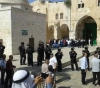 Settlers break into al-Aqsa and occupation arrests young man and woman