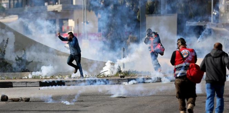 14 civilians were injured during clashes against the deal of the Century in Ramallah