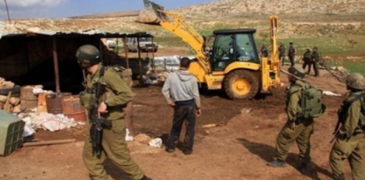 Occupation notifies the demolition of 4 housing east of Yatta