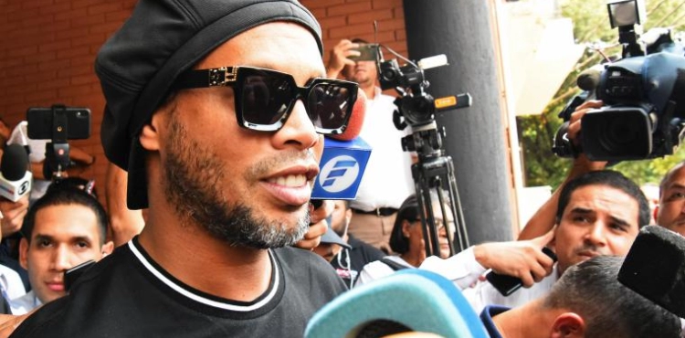 Ronaldinho arrested again in Paraguay for using a false passport