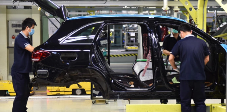 Mercedes-Benz calls 9765 cars from China
