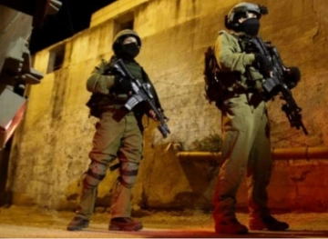 Qalqilya: 5 youths were arrested and a young man was wounded by the Israeli occupation forces