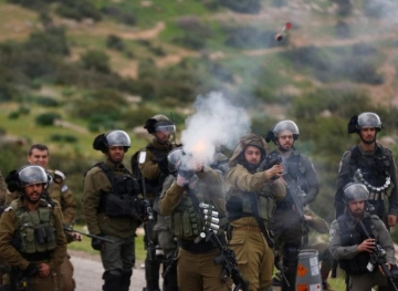 Clashes near the northern entrance to Qalqilya