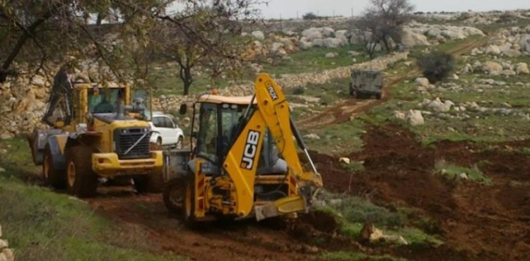 Settlers sweep the land south of Nablus