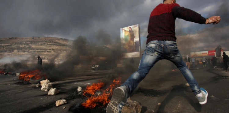 Clashes break out in Kafr Quddum with the occupation soldiers