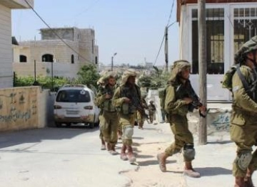 The occupation forces arrested 3 citizens from Beit Awa southwest of Hebron