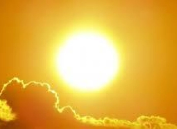 The sun&acute;s rays quickly destroy the new corona