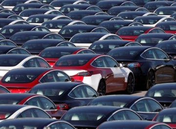 Tesla is breaking expectations and making profits in the first quarter