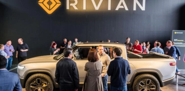 Lincoln and Rivianne are backing down from their plan to develop a luxury SUV