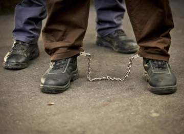 Prisoners of Palestine: 190 cases of detention during April, including 35 children, two women, and the death of a prisoner