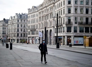 Britain extends the closure until at least June 1