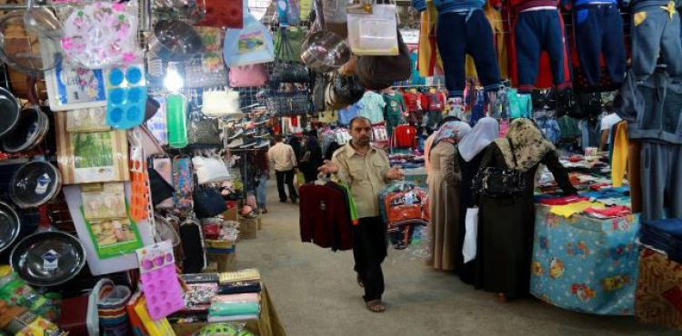 The Gaza market is thriving with citizens looking for the best prices to spend the needs of Eid