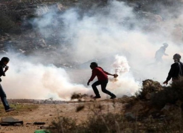 Choking injuries as a result of clashes in Kafr Qaddum