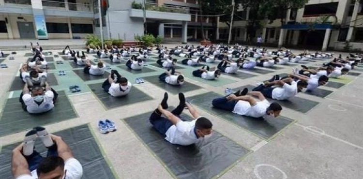 Yoga to relieve &quot;pressure pressure&quot; on the police in Bangladesh