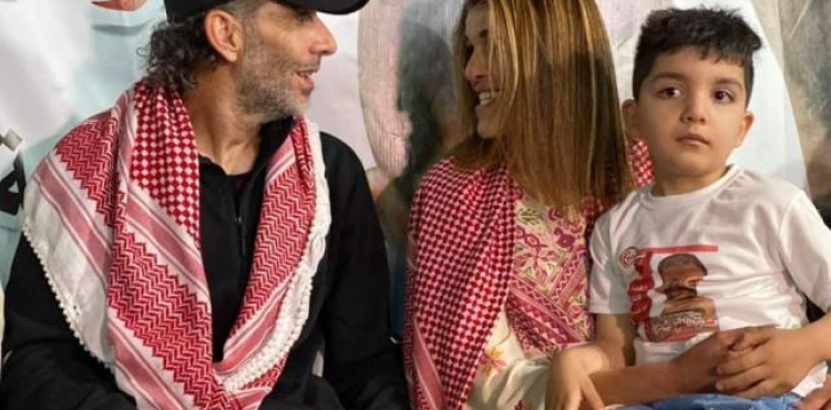 A rare wedding for a freed prisoner and his bride in the presence of their child