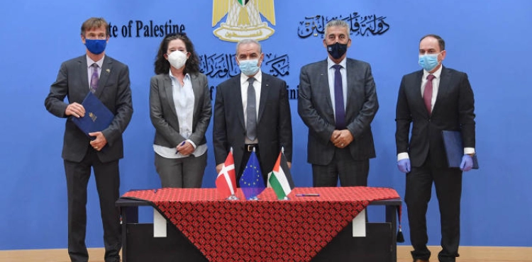 Signing an agreement with the European Union worth 5.8 million euros to support social infrastructure