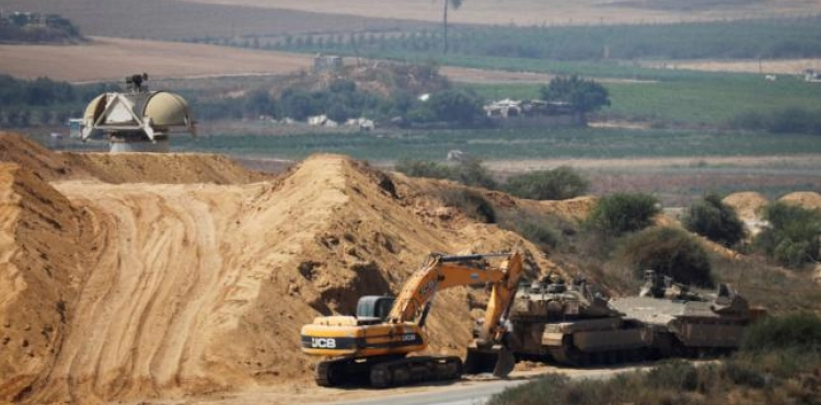 Israeli vehicles penetrate into the northern Gaza Strip