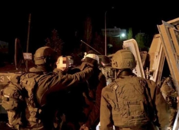 Occupation arrests citizens in Hebron
