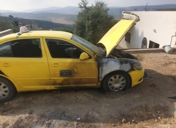 Settlers burn two vehicles for Palestinians in Nablus