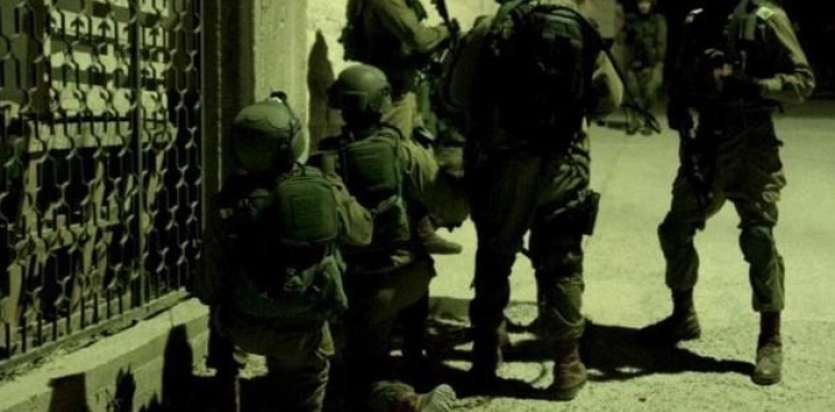 19 citizens were arrested and a young man from Tubas was injured while breaking into
