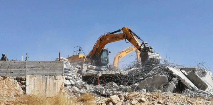 Palestinian families resort to caves after being displaced by settlement expansion in Hebron