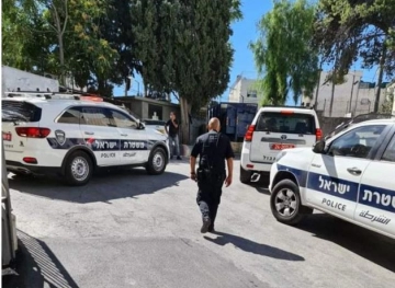 The occupation seriously injured a young man during clashes in Jabal Al Mukaber